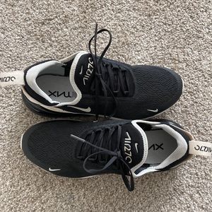 Nike Air Max 270 Women’s 8.5